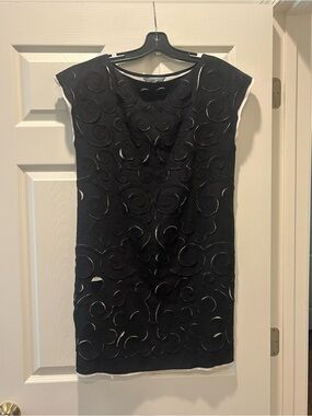 Catherine Malandrino Black Swirl-Applique Cap Sleeve Mini Dress